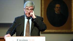 António de Sousa Pereira, reitor da Universidade do Porto, discursa na sessão de abertura da Convenção Nacional do Ensino Superior 2030: "As Universidades e a Valorização do Conhecimento” na Reitoria da Universidade do Porto, 09 de abril de 2019. ESTELA SILVA/LUSA
