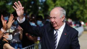 O ex-presidente da região autónoma da Madeira, Alberto João Jardim, chega para participar nas Comemorações oficiais do Dia de Portugal, de Camões e das Comunidades Portuguesas, na cidade do Funchal na Madeira, 10 de junho de 2021. TIAGO PETINGA/LUSA
