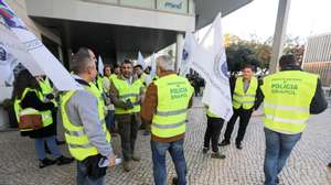 Polícias do Sindicato Nacional da Polícia (Sinapol) protestam no Parque das Nações onde decorre a Web Summit, Lisboa, 5 de novembro de 2018. MIGUEL A. LOPES/LUSA