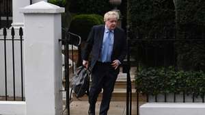 epa10536454 Britain's former Prime Minster Boris Johnson departs his home in London, Britain, 22 March 2023. Johnson is set to give evidence to MPs who are investigating accusations that he misled parliament over Partygate after breaching covid rules in 2020.  EPA/NEIL HALL