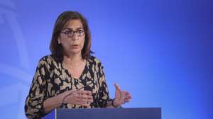 A ministra Adjunta e dos Assuntos Parlamentares, Ana Catarina Mendes, participa na conferência de imprensa no final da reunião do Conselho de Ministros no antigo ministério do Mar, em Oeiras, 29 de junho de 2023. MANUEL DE ALMEIDA/LUSA