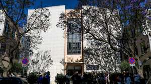 Fachada do Tribunal de Setúbal, onde hoje se inicia a primeira sessão do julgamento do "Caso Jéssica", com cinco pessoas acusadas de envolvimento no homicídio de uma menina de 3 anos, ocorrido em 20 de junho de 2022, alegadamente devido a uma dívida da mãe por práticas de bruxaria, em Setúbal, 05 de junho de 2023. A vítima, Jéssica, morreu devido aos maus-tratos que lhe foram infligidos durante os vários dias que esteve ao cuidado de uma suposta ama. RUI MINDERICO/LUSA