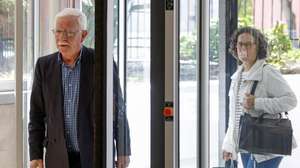 O presidente da Federação Sindical da Administração Pública (Fesap), José Abraão (E), à chegada para uma reunião com a secretária de Estado da Administração Pública, Inês Ramires (ausente da foto), na Presidência do Conselho de Ministros, em Lisboa, 05 de abril de 2023. ANTÓNIO PEDRO SANTOS/LUSA