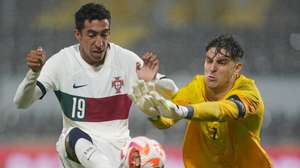 Portugal´s Tiago Tomás (L) in action against Grece´s Kostas Tzolakis during the UEFA under-21 European Qualifiers 2025 match between Portugal and Grece at D. Afonso Henriques Stadium in Guimaraes, Portugal, 17 October  2023. HUGO DELGADO/LUSA