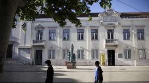 Fachada do edifício da Santa Casa da Misericórdia de Lisboa, 16 de abril de 2024. Museu de São Roque. Estátua do Padre António Vieira. CARLOS M. ALMEIDA/LUSA