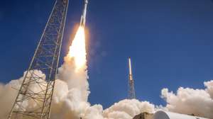 epa11392084 NASA Boeing Crew Flight Test mission Starliner spacecraft, on a United Launch Alliance Atlas V rocket, lifts up from the Space Launch Complex-41 in Cape Canaveral Space Force Station in Florida, USA, 05 June 2024. The NASA Boeing Crew Flight Test mission are Butch Wilmore and Suni Williams, both of NASA. The flight test serves as an end-to-end demonstration of Boeing's crew transportation system and will carry NASA astronauts Butch Wilmore and Suni Williams to and from the International Space Station.  EPA/CRISTOBAL HERRERA-ULASHKEVICH