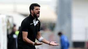 Cristiano Bacci, treinador do Olhanense, durante o jogo da Taça de Portugal com o Belenenses disputado no Estádio José Arcanjo, Olhão, 17 de outubro de 2015. FILIPE FARINHA/LUSA