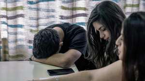 O abandono escolar ainda faz parte da vida de muitas crianças açorianas, entre quem foge para jogar futebol ou troca os livros pelo trabalho, copiam-se percursos de insucesso e faltas consecutivas até o absentismo se tornar preocupante, em Ponta Delgada, 16 de maio de 2024. Muitos dos aluno aceitam um projeto alternativo e passam a frequentar a Perkursos, um projeto educativo que recebe anualmente cerca de 90 alunos entre os 14 e os 25 anos. A Perkursos é uma escola diferente. Há um estúdio de som, onde os alunos podem gravar músicas ou pod-casts, uma gigantesca sala para aulas de expressão dramática. Há um espaço ao ar livre, onde até podem fumar. Mas os alunos apontam como principal a relação com os professores. (ACOMPANHA TEXTO DA LUSA DO 22 DE JUNHO DE 2024). EDUARDO COSTA/LUSA