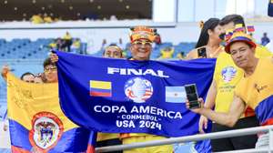 epa11479077 Fans gather in the stands before the start of  the CONMEBOL Copa America 2024 finals between Argentina and Colombia at Bank of America stadium in Hard Rock Stadium in Miami, Florida, USA, 14 July 2024.  EPA/CRISTOBAL HERRERA-ULASHKEVICH