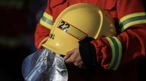 Cerimónias fúnebres dos três bombeiros de Vila Nova de Oliveirinha falecidos no combate ao incêndio do concelho de Tábua no dia 17 de setembro, Vila Nova de Oliveirinha, 21 de setembro de 2024. Sete pessoas morreram e 177 ficaram feridas devido aos incêndios que atingiram desde domingo sobretudo as regiões Norte e Centro do país e destruíram dezenas de casas. A área ardida em Portugal continental desde domingo ultrapassa os 124 mil hectares, segundo o sistema europeu Copernicus, que mostra que nas regiões Norte e Centro já arderam mais de 116 mil hectares, 93% da área ardida em todo o território nacional. JOSÉ COELHO/LUSA