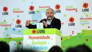 O porta-voz do Livre, Rui Tavares, discursa durante a sessão de encerramento das primeiras jornadas parlamentares da história do partido, Elvas, 08 de outubro de 2024. NUNO VEIGA/LUSA