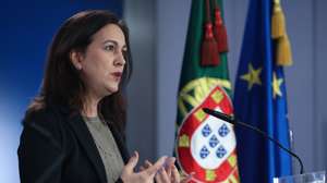 A ministra da Justiça, Rita Alarcão Júdice, intervém durante a conferência de imprensa após a reunião do Conselho de Ministros, no Campus XXI, em Lisboa, 06 de janeiro de 2025. MANUEL DE ALMEIDA/LUSA