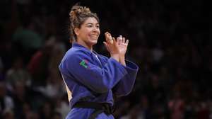 epa11870852 Patricia Sampaio of Portugal celebrates after winning her women’s men's -78kg category Final match against Lanir Inbal of Israel, at the Paris Judo Grand Slam in Paris, France, 02 February 2025.  EPA/CHRISTOPHE PETIT TESSON