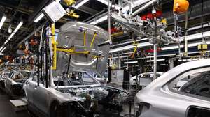epa11011865 A view of the assembly line of German automobile maker BMW's car factory in Munich, Germany, 05 December 2023, on the same day the plant was visited by German Chancellor Scholz.  EPA/ANNA SZILAGYI