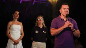 epa12030907 Ecuadorian President and candidate Daniel Noboa (R) speaks accompanied by her wife Lavinia Valbonesi (L) and Noboa's mother Annabella Azin Arce after election results show him being re-elected, in Olon, Ecuador, 13 April 2025. The president of the National Electoral Council (CNE), Diana Atamaint, congratulated President Noboa on his reelection in the second round of elections, in which he faced off against Correa's candidate, Luisa Gonzalez, who did not recognize the results and has denounced 'fraud.'  EPA/Carlos Duran Araujo