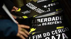 Vigília silenciosa organizada pela Amnistia Internacional Portugal sem bandeiras pelo cessar-fogo imediato no conflito entre o Estado de Israel e o Hamas que decorre em várias cidades, Lisboa, 09 de novembro de 2023. RODRIGO ANTUNES/LUSA