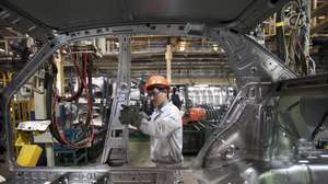 epa05238986 (FILE) A file photo dated 15 May 2009  showing workers assembling vehicles in a Geely Automobile factory in Ningbo, China. Reports 01 April 2016 state China's industrial sector showed signs of expansion in March, after seven months of contraction, according to the Purchasing Managers' Index, PMI, published every month by the National Bureau of Statistics of China. The PMI rose to 50.2 points in March, up from February's 49 points. The indicator above 50 points marks the expansion of the manufacturing sector while the indicator below 50 reveals reduction in industrial activity. The National Bureau of Statistics also published 01 April 2016 the PMI of the service sector, which stood at 53.8 points after two months of a downward trend (53.5 points in January and 52.7 February).  EPA/QILAI SHEN *** Local Caption *** 01738239