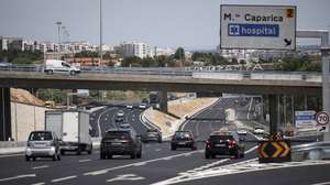 A obra de alargamento do IC20, estrada que liga Almada à Costa da Caparica, no distrito de Setúbal, terminou na noite de segunda-feira, depois de 20 meses de trabalhos, segundo a autarquia, Almada, Setúbal, 6 de junho de 2025. Em comunicado a Câmara Municipal de Almada explica que durante 20 meses foram realizadas várias intervenções com o objetivo de alargar o Itinerário Complementar (IC) 20 de três para quatro vias em cada sentido, entre o Centro Sul e a Faculdade de Ciências e Tecnologia (Caparica), numa extensão de 3,9 quilómetros. CARLOS M. ALMEIDA/LUSA