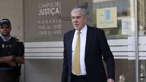 Former Prime Minister Jose Socrates, the main defendant in Operation Marques, leaves the Lisbon Central Criminal Court on Campus de Justica for a break, during the first day of the trial of Socrates and 20 other defendants, including individuals and companies, for 117 crimes, in Lisbon, Portugal, 03 July 2025. Former Portuguese prime minister Jose Socrates and the other 20 official suspects in Operation Marques are to stand trial on Thursday at the Campus de Justiça in Lisbon, more than a decade after the case accusing the former PM of corruption came to light. MIGUEL A. LOPES/LUSA