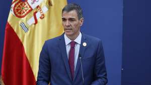 epa12251941 Spanish Prime Minister Pedro Sanchez speaks during the summit in defense of democracy at La Moneda Palace in Santiago, Chile, 21 July 2025.  EPA/ELVIS GONZALEZ