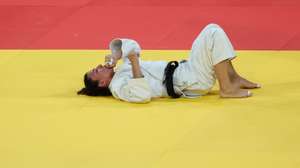 A judoca portuguese Bárbara Timo durante o seu combate frente à judoca sul-coreana Kim Jisu na primeira ronda do torneio de Judo a contar para os Jogos Olímpicos de Paris, que decorrem na cidade entre 29 de julho e 11 de agosto, em Paris, França, 30 de julho de 2024. JOSÉ SENA GOULÃO/LUSA