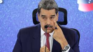 epa12381164 Venezuelan President Nicolas Maduro holds a press conference in Caracas, Venezuela, 15 September 2025. Maduro stated that his country is exercising its legitimate right to defense against what he termed 'aggression' by the United States, after the US deployed warships to the Caribbean to combat drug trafficking.  EPA/MIGUEL GUTIERREZ