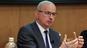 O membro português do Tribunal de Contas Europeu, João Leão, na apresentação do Relatório Anual do Tribunal de Contas Europeu de 2024 aos responsáveis da Administração Pública Portuguesa, no Tribunal de Contas, em Lisboa, 22 de outubro de 2025. JOÃO RELVAS/LUSA