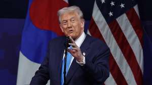 epa12489350 US President Donald Trump speaks during the APEC CEO Summit Korea 2025 in Gyeongju, South Korea, 29 October, 2025. The APEC CEO Summit Korea 2025 is being held in Gyeongju until 31 October.  EPA/ANDRES MARTINEZ CASARES