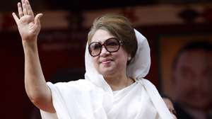 epa12617601 (FILE) Khaleda Zia, the country's former prime minister and leader of the main opposition Bangladesh Nationalist Party (BNP), waves to supporters during a BNP rally at Paltan in Dhaka, Bangladesh, 12 March 2012 (reissued 30 December 2025). Bangladesh’s first female prime minister, Khaleda Zia, has died aged 80 following a long illness.  EPA/ABIR ABDULLAH