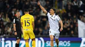 O jogador do Vitória de Guimarães Rodrigo Abascal festeja um golo contra o Nacional da Madeira durante o jogo da I Liga de Futebol, realizado no Estádio D. Afonso Henriques em Guimarães, 2 de janeiro de 2026. HUGO DELGADO/LUSA