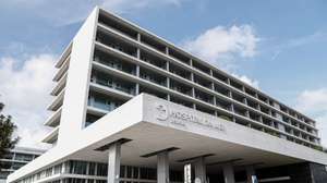 Fachada do Hospital da Luz em Lisboa, 08 de fevereiro de 2021. ANTÓNIO COTRIM/LUSA