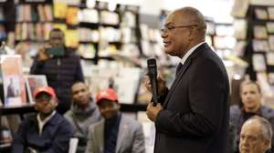O presidente da UNITA - União Nacional para a Independência Total de Angola, Adalberto Costa Júnior, usa da palavra durante a sessão de lançamento do seu livro “Juntos por Angola – Outro passo para a liberdade”, na Amadora, 29 de janeiro de 2026. MARCOS BORGA/LUSA