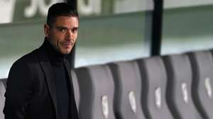 Tiago Margarido, treinador do Nacional da Madeira, durante o jogo da I Liga de Futebol com o Vitória de Guimarães realizado no Estádio D. Afonso Henriques em Guimarães, 2 de janeiro de 2026. HUGO DELGADO/LUSA