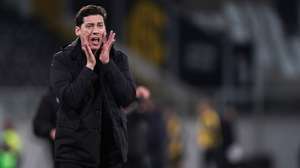 O treinador do Vitória de Guimarães, Luís Pinto, reage durante o jogo da I Liga de futebol contra o Estrela da Amadora realizado no Estádio D. Afonso Henriques, em Guimarães, 14 de fevereiro de 2026. HUGO DELGADO/LUSA