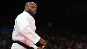 O judoca português Jorge Fonseca reage após ser eliminado no combate frente ao judoca sul-coreano Kim Jisu (ausente da fotografia) na segunda ronda do torneio de Judo a contar para os Jogos Olímpicos de Paris, que decorrem na cidade entre 29 de julho e 11 de agosto, em Paris, França, 01 de agosto de 2024. HUGO DELGADO/LUSA