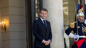 epa12888908 French President Emmanuel Macron (L) prepares to welcome the Indonesian president at the Elysee Palace in Paris, France, 14 April 2026. President Subianto is on a state visit to Paris focusing on the strategic cooperation between Indonesia and France.  EPA/CHRISTOPHE PETIT TESSON