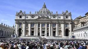 epa12929591 Faithful attend the Regina Coeli prayer led by Pope Leo from the window of his office overlooking Saint Peter's Square, Vatican City, 03 May 2026.  EPA/RICCARDO ANTIMIANI