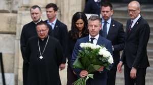 epa12974312 Hungarian Prime Minister Peter Magyar (3-R) and Metropolitan Archbishop of Krakow Cardinal Grzegorz Rys (2-L) during a visit to Wawel Castle in Krakow, Poland, 19 May 2026. The head of the Hungarian government began a two-day visit to Poland, during which he will visit Krakow, Warsaw, and Gdansk. He is accompanied by seven ministers. This is Prime Minister Magyar's first foreign trip since taking power in Hungary.  EPA/Lukasz Gagulski POLAND OUT
