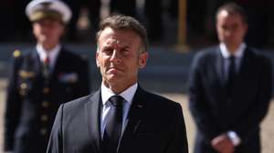 epa13046041 France's President Emmanuel Macron (C) and France's Prime Minister Sebastien Lecornu (R) attend commemorative ceremony for the 86th anniversary of late French General Charles de Gaulle's World War II resistance call of 18 June 1940, in Mont Valerien, near Paris, France, 18 June 2026.  EPA/SIMON WOHLFAHRT / POOL  MAXPPP OUT