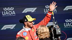 epa13083633 Scuderia Ferrari driver Lewis Hamilton of Britain waves after winning the Sprint Qualifying ahead of the Formula One British Grand Prix at the Silverstone Circuit racetrack in Silverstone, Britain, 03 July 2026. The 2026 Formula 1 British Grand Prix is held on 05 July.  EPA/PETER POWELL / POOL