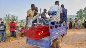 epa13075395 Families of Ebola victims claim their bodies from the hospital in Mongbwalu, Ituri, Democratic Republic of Congo, 26 June 2026 (issued 30 June 2026). Mongbwalu in Ituri, a town situated in the eastern Democratic Republic of the Congo, is where the Bundibugyo Ebola virus outbreak is believed to have started. Ituri is the most affected province, with 1,165 confirmed cases from 23 health zones, according to the country's Ministry of Health.  EPA/DIEUDONNE DIROLE