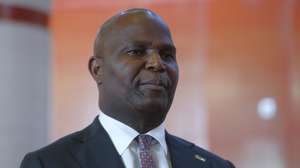 O Presidente de Moçambique, Daniel Chapo, em entrevista à agência Lusa, em Maputo, Moçambique, 10 de julho de 2026. Daniel Chapo, que partiu hoje para Lisboa para uma visita oficial, desafiou os empresários portugueses a investirem em Moçambique já, quando avançam megaprojetos de 50 mil milhões de dólares (43,8 mil milhões de euros) no gás, avisando que esperar por amanhã será tarde. (ACOMPANHA TEXTO DA LUSA DE 14 DE JULHO DE 2026). LUÍSA NHANTUMBO/LUSA