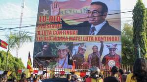 Milhares de timorenses prestaram hoje em Díli a uma última homenagem a Francisco Guterres 'Lu Olo', ex-Presidente de Timor-Leste, que morreu domingo, acompanhando as cerimónias fúnebres do "veio do povo e que voltou como povo", 26 de junho de 12026. ANTÓNIO AMARAL / LUSA