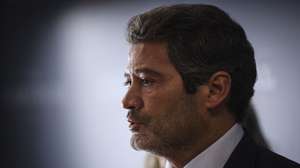 O presidente do Chega, André Ventura, durante uma declaração a propósito da acusação do Ministério Público no caso das gémeas luso-brasileiras, que motivou também a constituição de uma comissão parlamentar de inquérito, em Lisboa, 28 de setembro de 2026.  ANDRÉ KOSTERS/LUSA