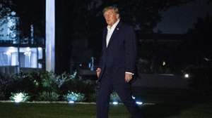 epa13279796 US President Donald J. Trump walks on the South Lawn of the White House after arriving on Marine One, in Washington, DC, USA, 03 October 2026. President Trump returns from a rally in Ohio as he campaigns with Republican Party candidates before the midterm elections.  EPA/GRAEME SLOAN / POOL