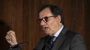 O ministro da Economia e da Coesão Territorial, Manuel Castro Almeida intervém na iniciativa "Resultados PRR" promovida pela Estrutura de Missão Recuperar Portugal para apresentar os resultados do Plano de Recuperação e Resiliência (PRR) e a submissão do 10.º Pedido de Pagamento do PRR à Comissão Europeia. Arquivo Nacional da Torre do Tombo,  Lisboa 1 de outubro de 2026. MIGUEL A. LOPES/LUSA