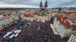 epa13331174 People take part in a demonstration in support of public broadcasters Czech Television and Czech Radio at Old Town Square in Prague, Czechia, 25 October 2026. The protest follows a proposal by Czech Prime Minister Andrej Babis' government to abolish television and radio license fees and fund both broadcasters through the state budget. The Czech Chamber of Deputies advanced the proposal in an overnight vote on 24 October after parliamentary debate was restricted. Critics warn that the proposed change could threaten the independence of public service media.  EPA/MARTIN DIVISEK
