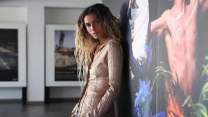 A cantora e compositora portuguesa, Carolina Milagre Milhanas, conhecida artisticamente por Milhanas, posa para a fotografia durante uma entrevista à agência Lusa, no âmbito do lançamento do seu novo álbum a 25 de setembro, na sede da Lusa, em Lisboa, 15 de setembro de 2026. Carolina Milagre Milhanas, começou por aprender a tocar violino, instrumento que tocou dos 6 aos 14 anos de idade. Participou no Festival RTP da Canção 2022, tendo alcançado a 7.ª posição com "Corpo de Mulher", uma canção assinada por Agir. (ACOMPANHA TEXTO DA LUSA DO DIA 25 DE SETEMBRO DE 2026). INÁCIO ROSA/LUSA