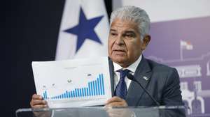epa11794019 Panamanian President Jose Raul Mulino speaks during a press conference in Panama City, Panama, 26 December 2024. Mulino said that tolls for the interoceanic canal will not be lowered, after the US president-elect complained that they are a 'scam' and threatened to demand the return of the waterway to the US.  EPA/BIENVENIDO VELASCO