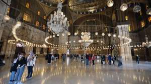 epa11164185 People visit the Great Mosque of Mohammad Ali Pasha situated in the Citadel of Cairo, Egyp, 18 February 2024. Egypt's ministry of tourism and antiquities said incoming tourism rates to Egypt in 2023 achieved record number of a total 14.906 million tourists, surpassing the highest rate of 2010 of 14.731 million tourists.  EPA/KHALED ELFIQI